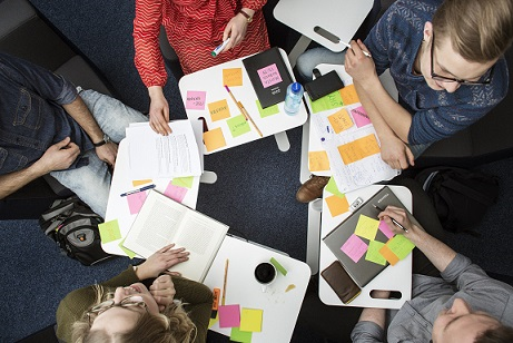 University of Oulu students engaged in teamwork at the Tellus Innovation Arena. (Photo: University of Oulu).