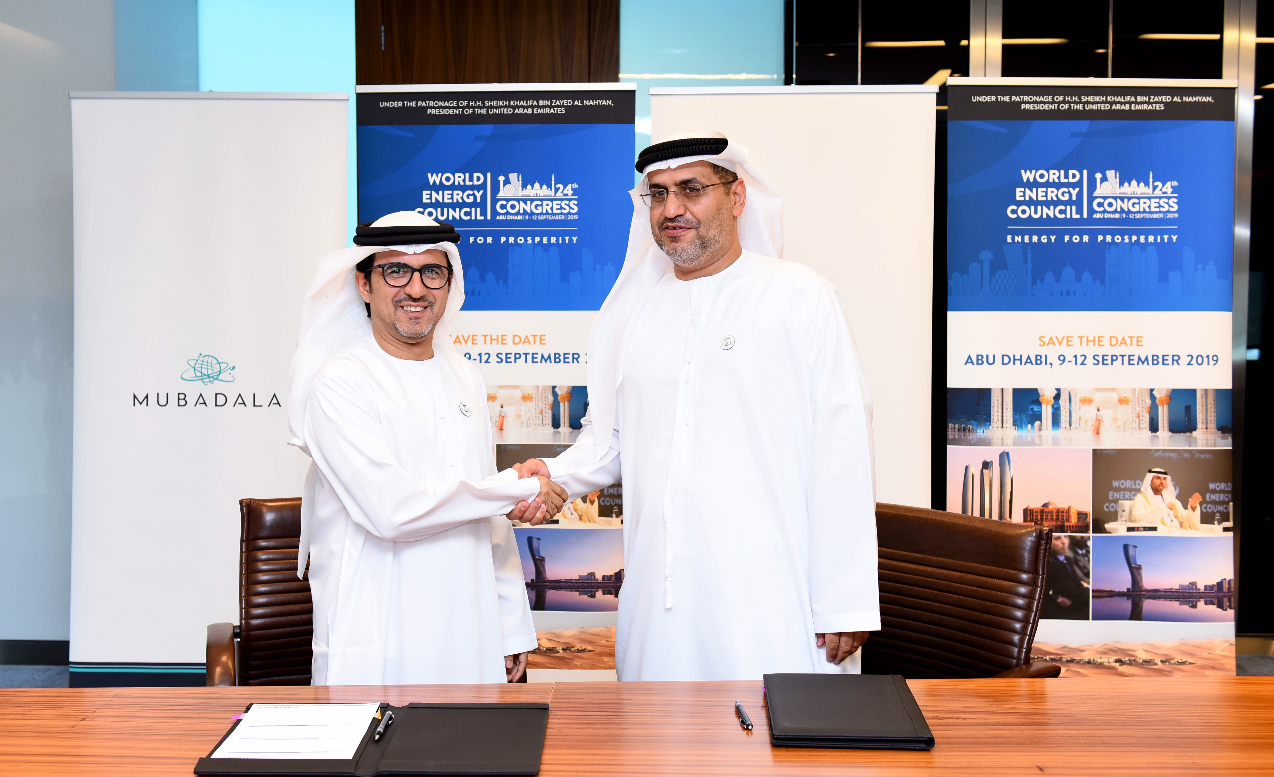 Musabbeh Al Kaabi (L) from the Mubadala Investment Company and Dr. Matar Al Neyadi (R), Chairman of the UAE Organising Committee for the 24th World Energy Congress.