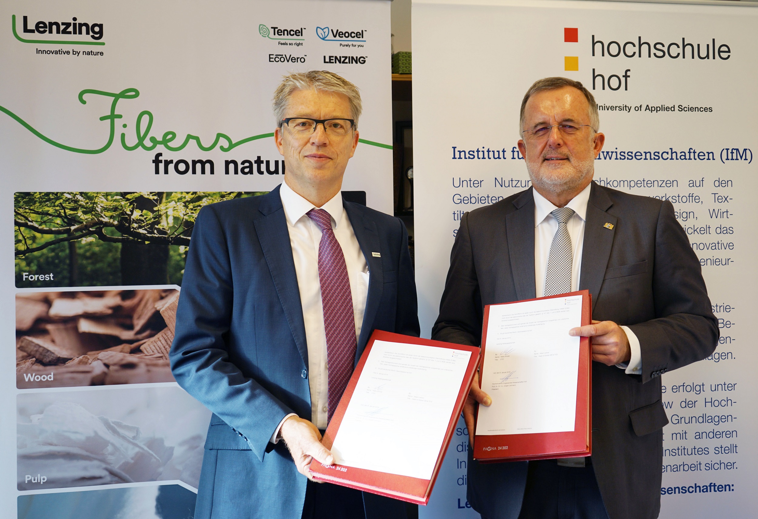 Heiko Arnold, chief technology officer of the Lenzing Group, and Jürgen Lehmann, president of Hof University of Applied Sciences in Saale, Germany.