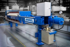 Andritz's SP series of filter presses has a dual control system consisting of a two-handed control device and a pressure-operated safety switch ensure process reliability in operation.