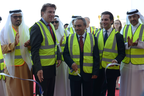 H E Essam Bin Abdallah Khalaf, Minister of Works (centre), officially opens the HYBACS upgrade at Tubli Wastewater Treatment Works, Bahrain, accompanied by Iain Lindsay OBE, British Ambassador to the Kingdom of Bahrain (left), and Daniel Ishag, CEO of Bluewater Bio (right).