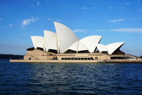 Sydney Opera House. Image copyright: Tang Yan Song / Shutterstock.com.