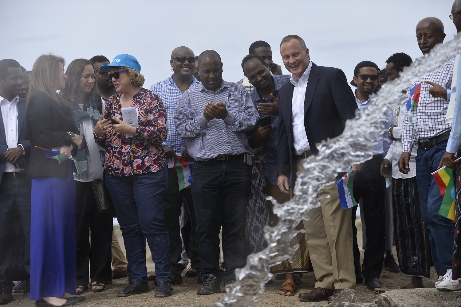 The US Ambassador to Ethiopia, Michael Raynor, turned on the tap to make fresh water available in the village of Serdo.