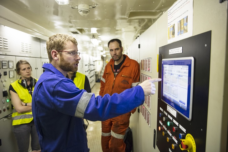 Roland Hoogeveen, Technical Support Engineer at Spliethoff, controls the Alfa Laval PureSOx.