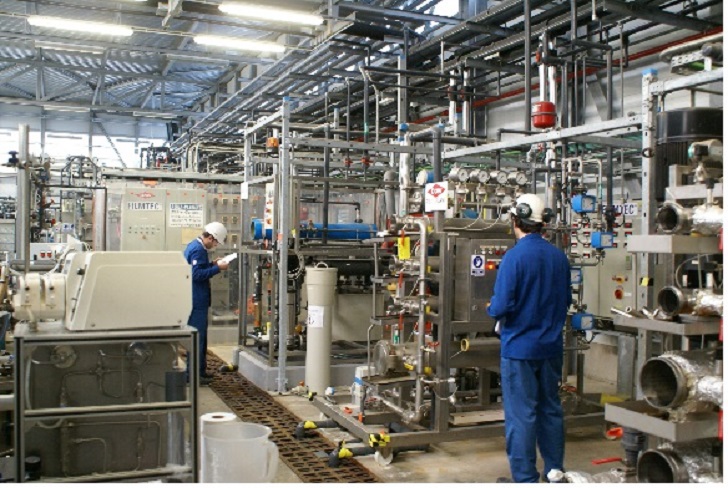 Workers in the Global Water Technology center of Dow Water & Process Solutions.