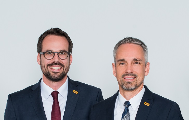 Christopher Heine, left, the new CEO of Hengst Filtration, and Jens Röttgering, right, executive partner and chairman of the board of Hengst Filtration. Image property of Hengst SE & Co KG.