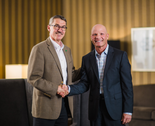 Alfred Weber, president and CEO of the Mann+Hummel Group (left) with Keith Wilson, CEO and president of the Affinia Group.