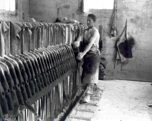 Figure 2. Filter press in operation from around 1900.
(Wheal Martyn Museum, St Austell, UK)