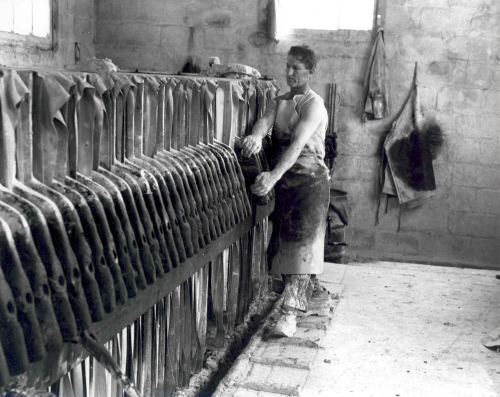 Figure 2. Filter press in operation from around 1900.

(Wheal Martyn Museum, St Austell, UK)