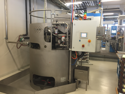 The compact filter system Maxflow CS 1000 combines filtration and Filtration und briquetting in one plant.