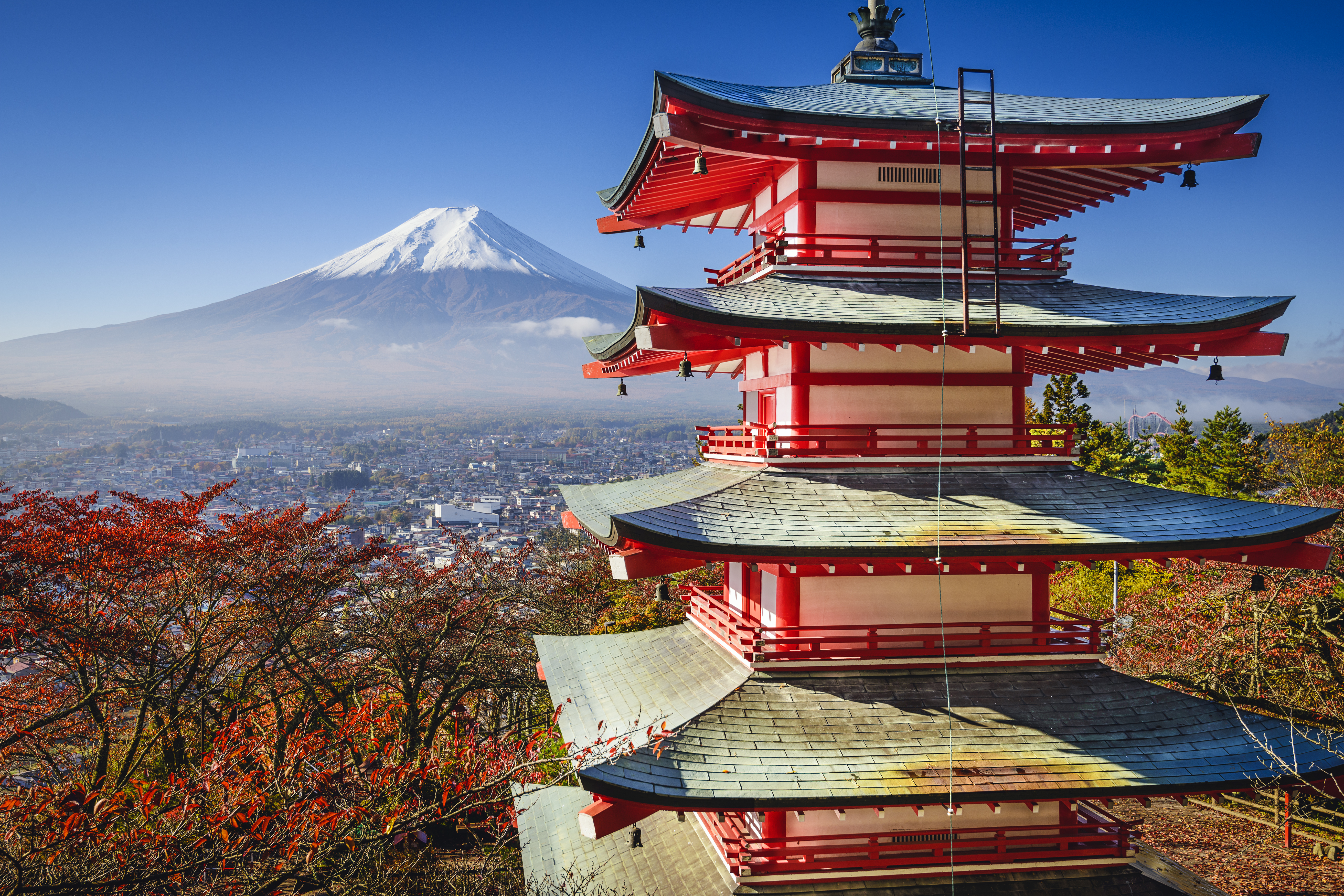 Mt Fuji and pagoda during the fall season in Japan. Image courtesy of Sean Pavone/Shutterstock.com.