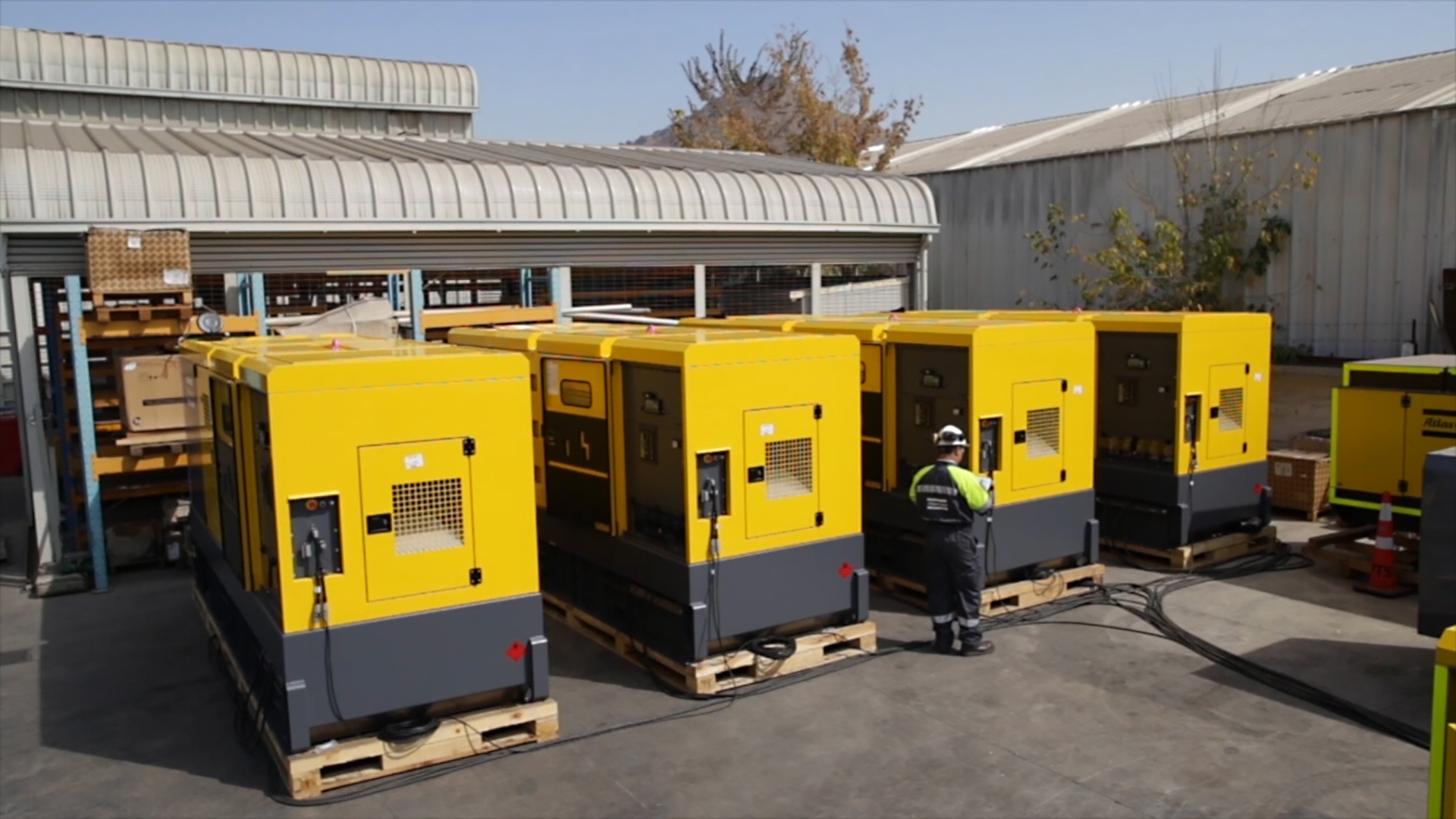 All QAS generators incorporate dual stage filtration with a safety cartridge and dual stage air cleaning.