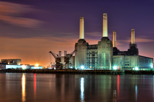 Gas turbines in power stations require clean air.