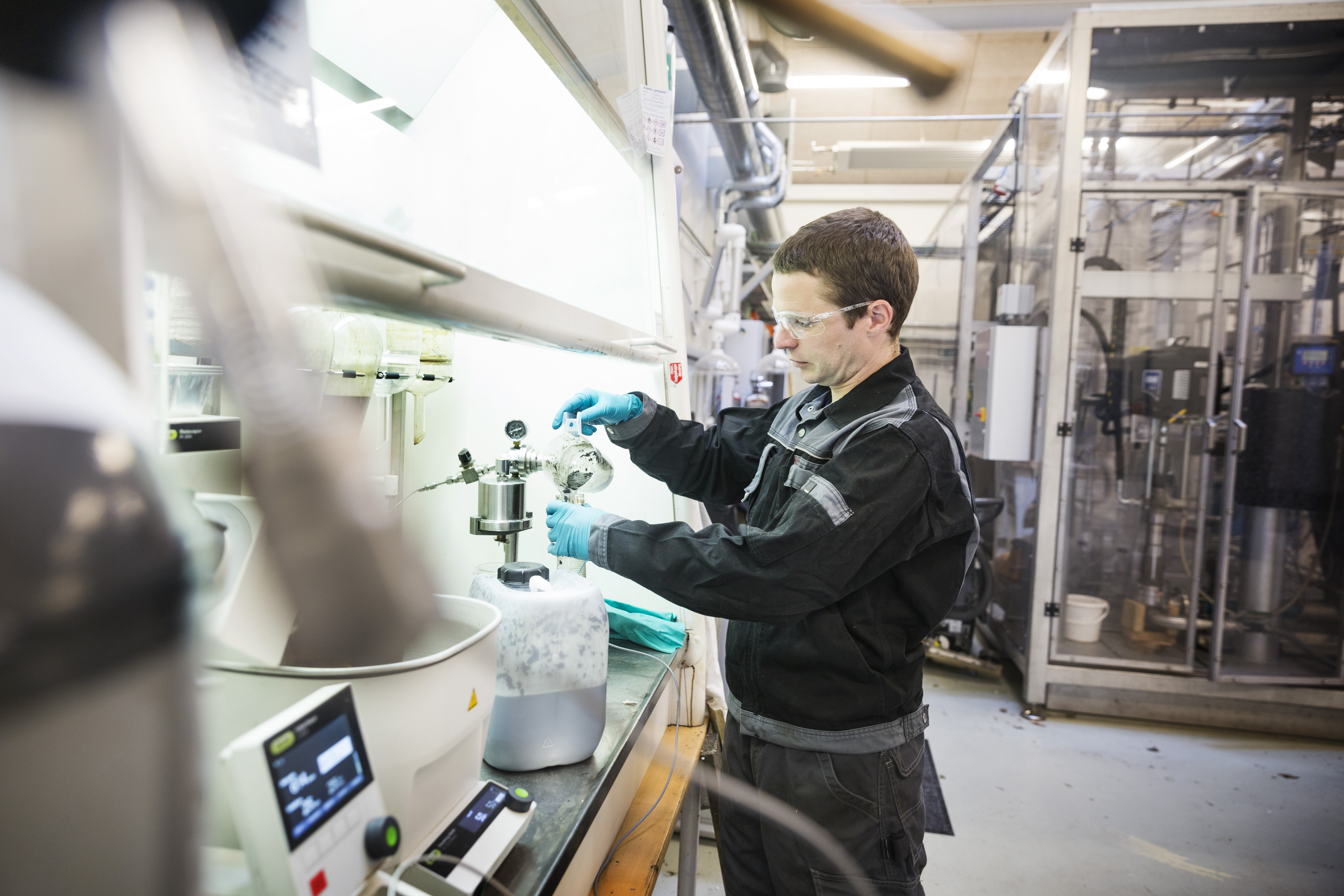 Assistant professor Patrick Biller will use will use technology known as continuous hydrothermal liquefaction (HTL) to recover phosphorus and carbon from manure and sewage sludge. (Image: AU Foto)