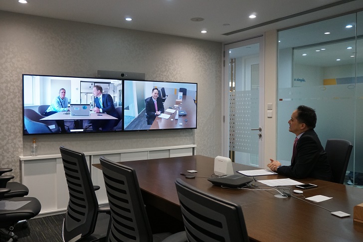 Michael Yao, Alibaba Group (right) and Astrid Nørgaard Friis and Rasmus Vad Andersen, Grundfos (on screen, left).