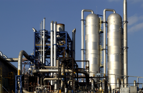 Oil refineries employ a wide range of filtration and sedimentation equipment.