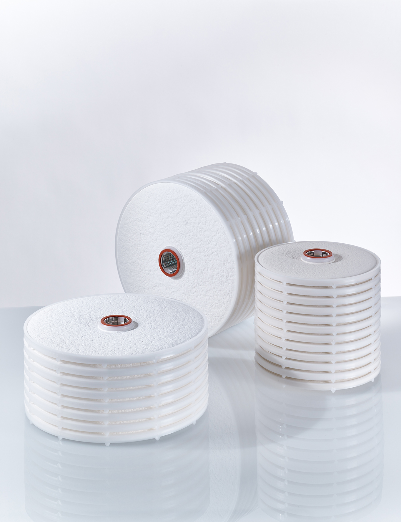 The new double-layer stacked disc cartridges from the BECODISC BX range provide two-step filtration in a single housing.